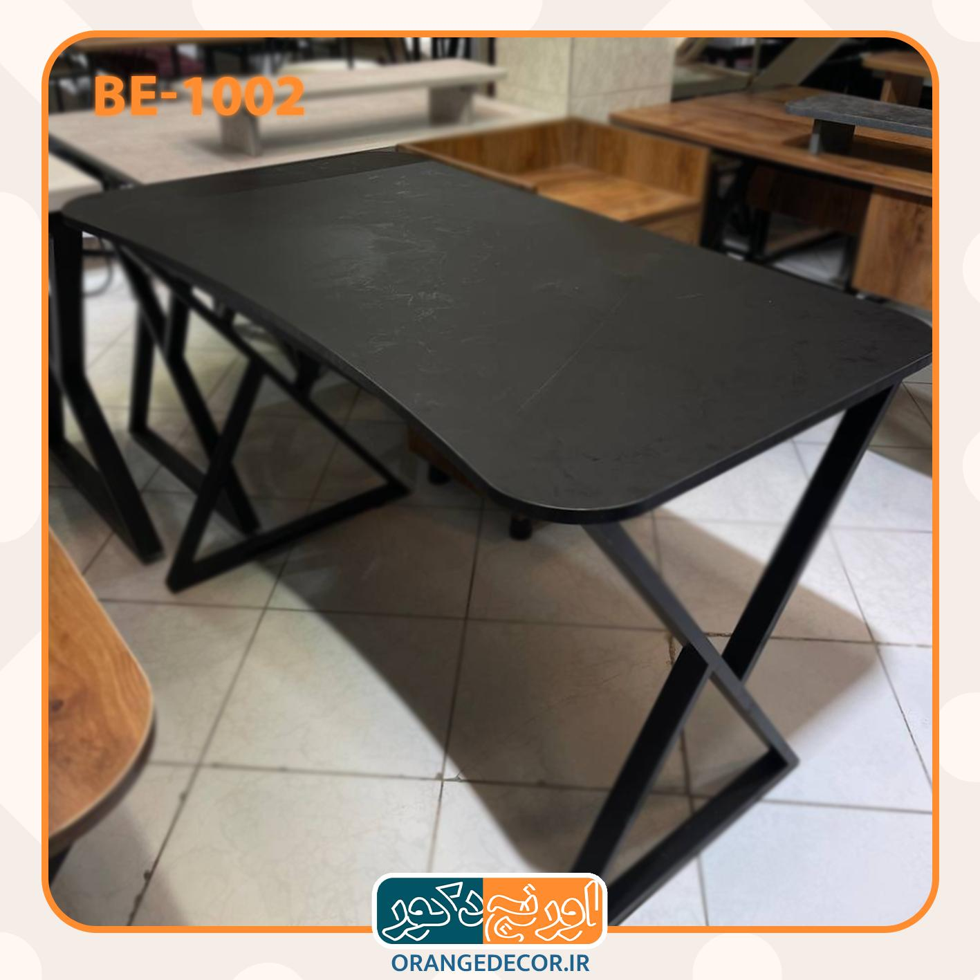  میز کار شیک رنگ مشکی مات 